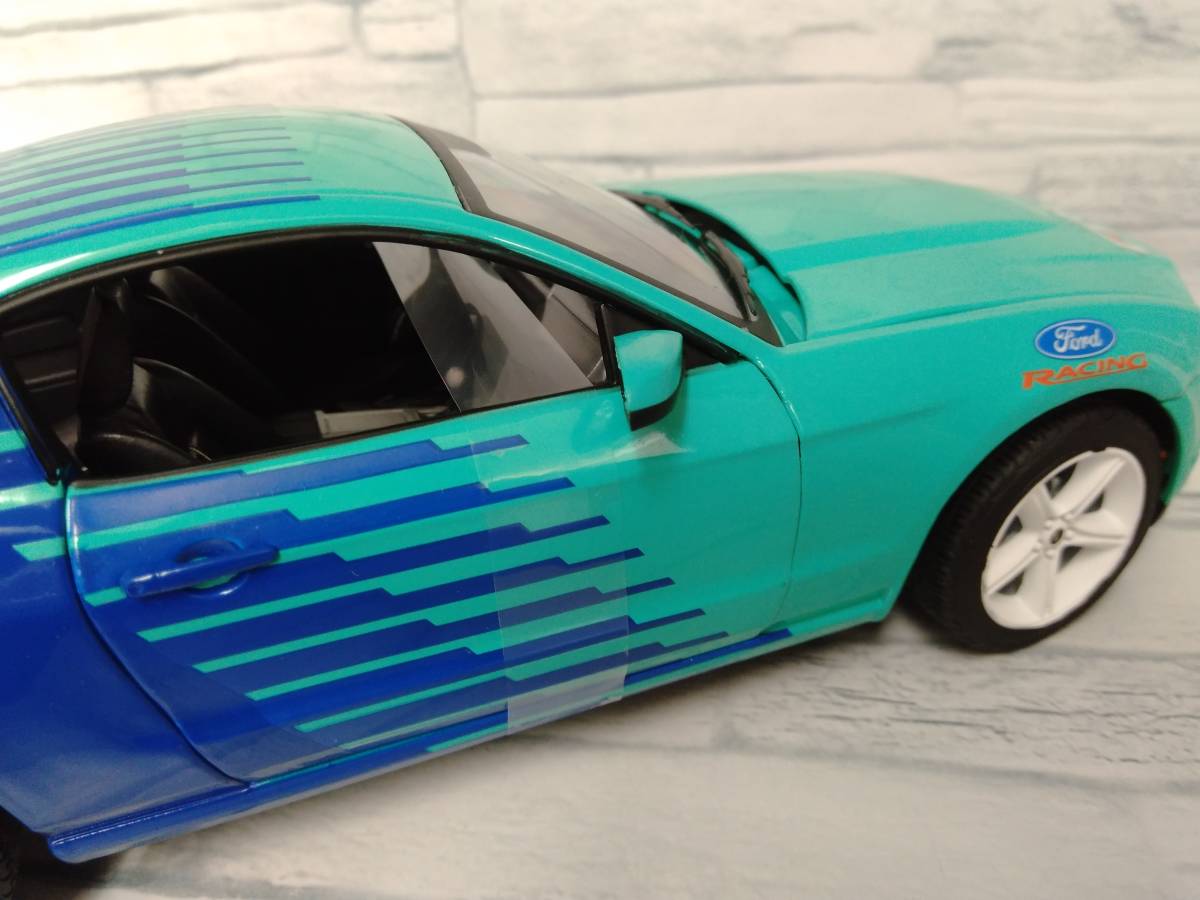 1/18 FALKEN TIRES 2010 FORD MUSTANG GT GREENLIGHT collectibles_画像8