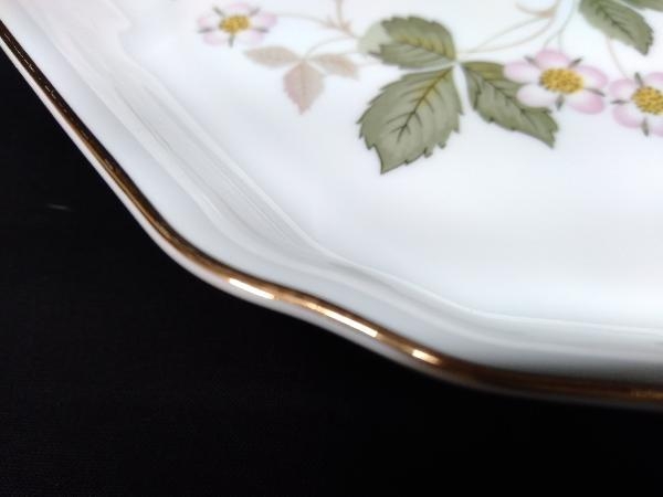 [未使用・箱付] WEDGWOOD ウェッジウッド ワールドストロベリー キッチン 食器 陶器 西洋 皿 プレート いちご 苺 花柄 アンティーク 盛り皿_画像7