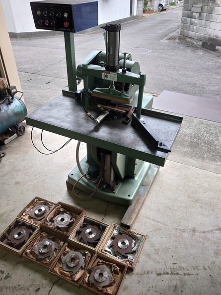 ○ コーナー面取 ○ 荒木 コーナー面取機 ☆ 動作確認済☆ 木工 ○ コーナー面取 ○ 荒木 コーナー面取機 ☆ 動作確認済☆ 木工