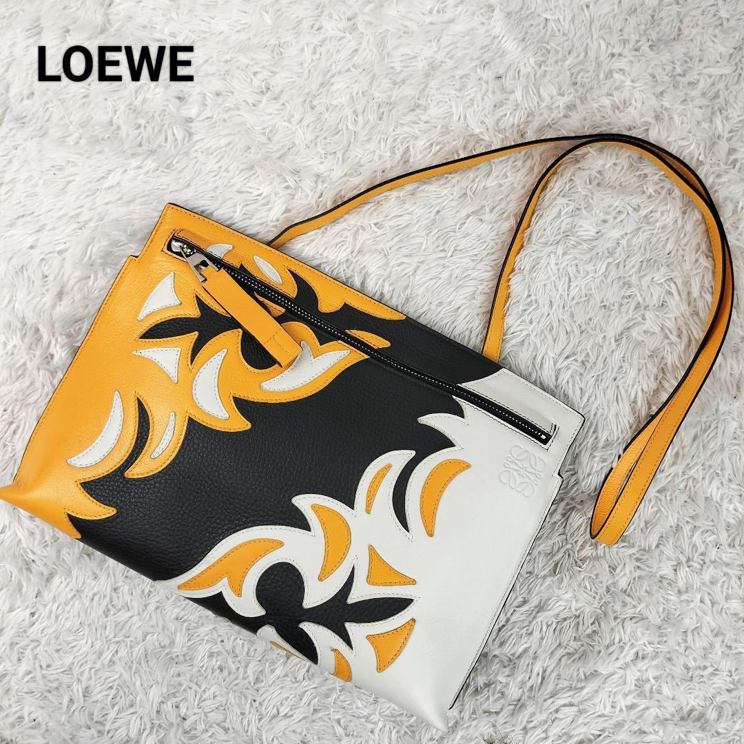 大人気在庫 LOEWE - LOEWE ロエベ 手袋 皮製 ブラック・ユニセックス