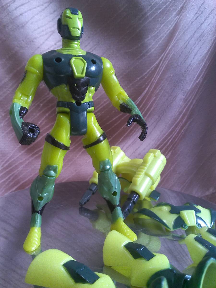 1996 toybiz action gimik attaching Ironman yellow & green 