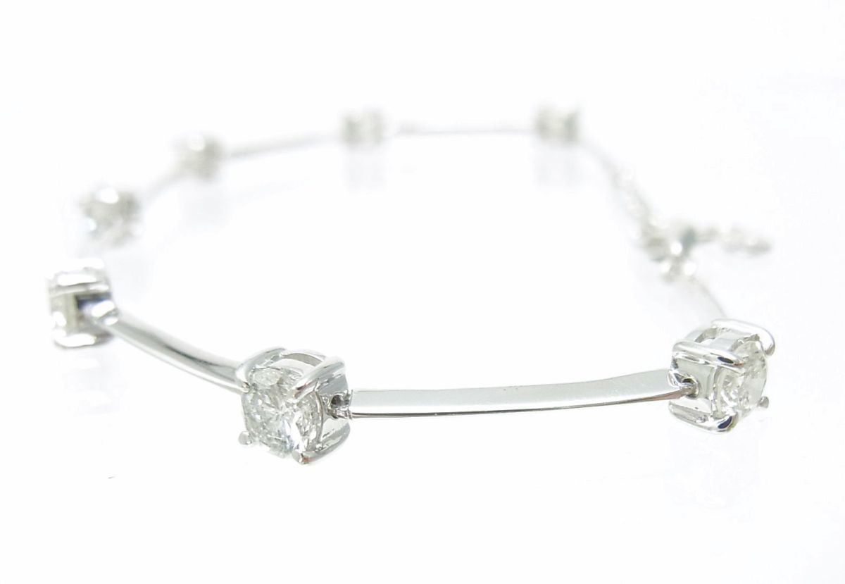 一粒一粒が大きい上質天然ダイヤモンド7石合計2ct 18金ホワイト ライン