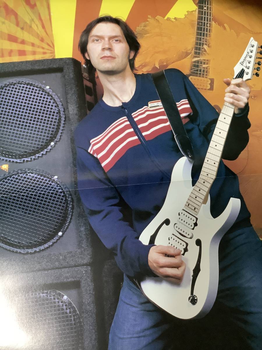 送料185円 ■YOUNG GUITAR ヤング・ギター■ ●ポール・ギルバート 総力特集：メロディック・スピード・メタル 2003年6月号〔NG-184〕_画像3