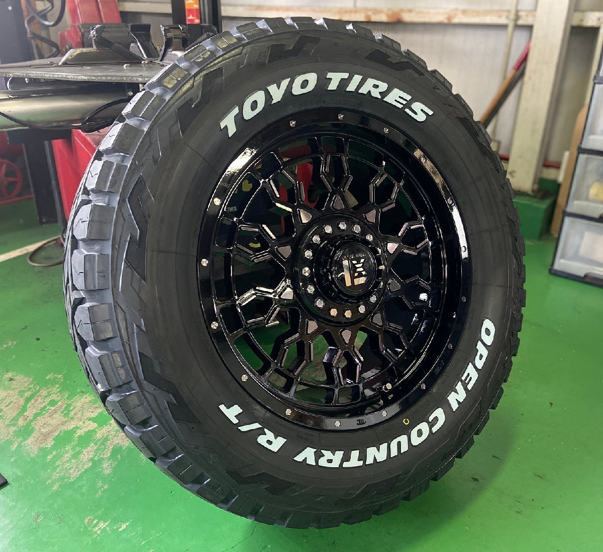 エスカレード ナビゲーター H3 タホ サバーバン 18インチ タイヤホイール トーヨー オープンカントリーRT 285/60R18 4本セット 1台分_画像7