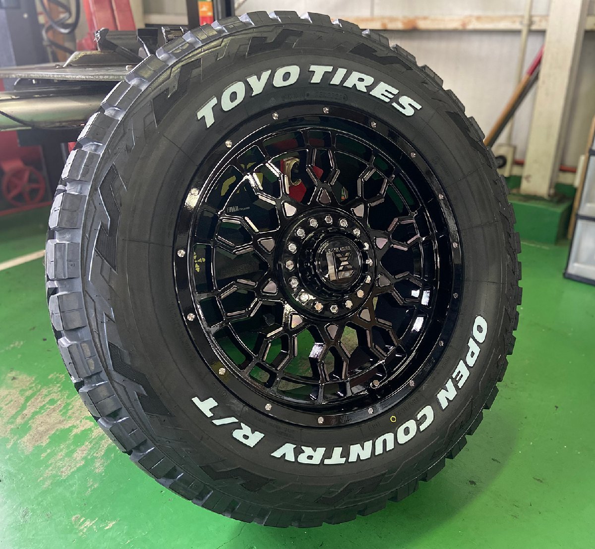 ラングラー JK JL 18インチ LEXXEL PreDator プレデター TOYO オープンカントリー RT 285/60R18_画像4