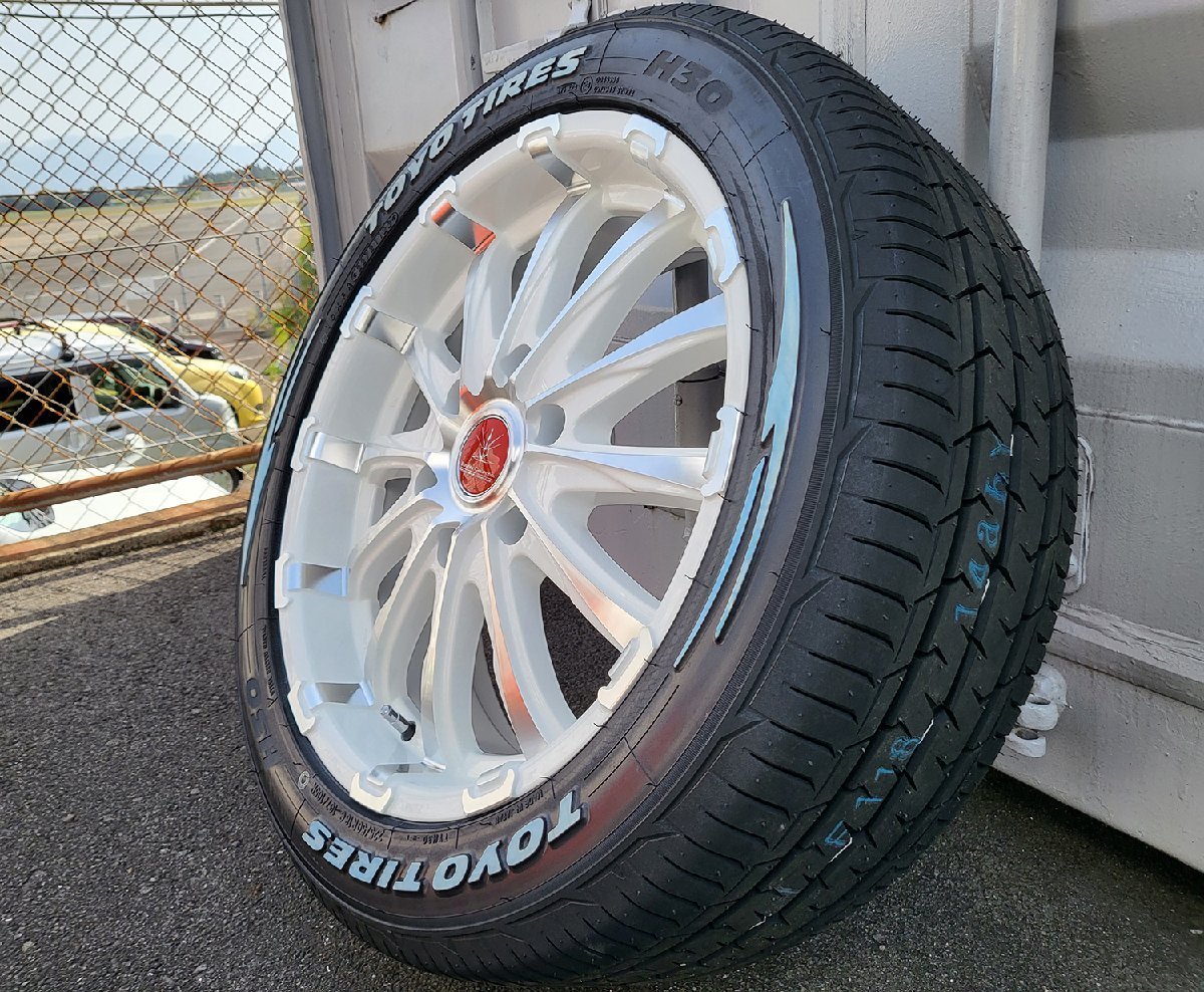 18インチ 新品タイヤホイールセット Bounty Collection BD12225/50R18 200系ハイエース TOYO H30_画像1