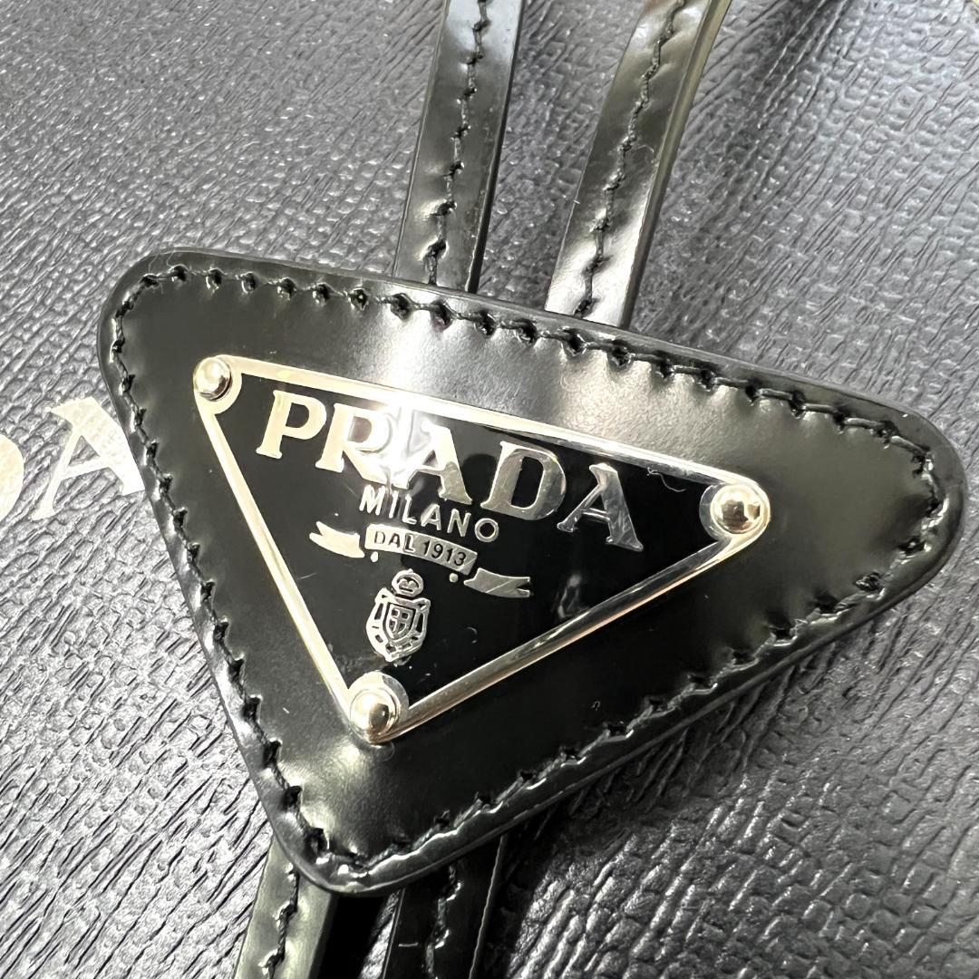 未使用品 PRADA プラダ 正規品 レザー ループタイ 三角ロゴ | padni