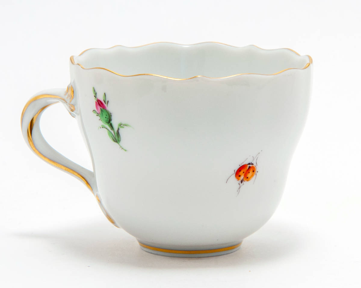 マイセン 金彩 花のブーケと虫の絵付け 自然主義 モカカップ マイセン 金彩 花のブーケと虫の絵付け 自然主義 モカカップ