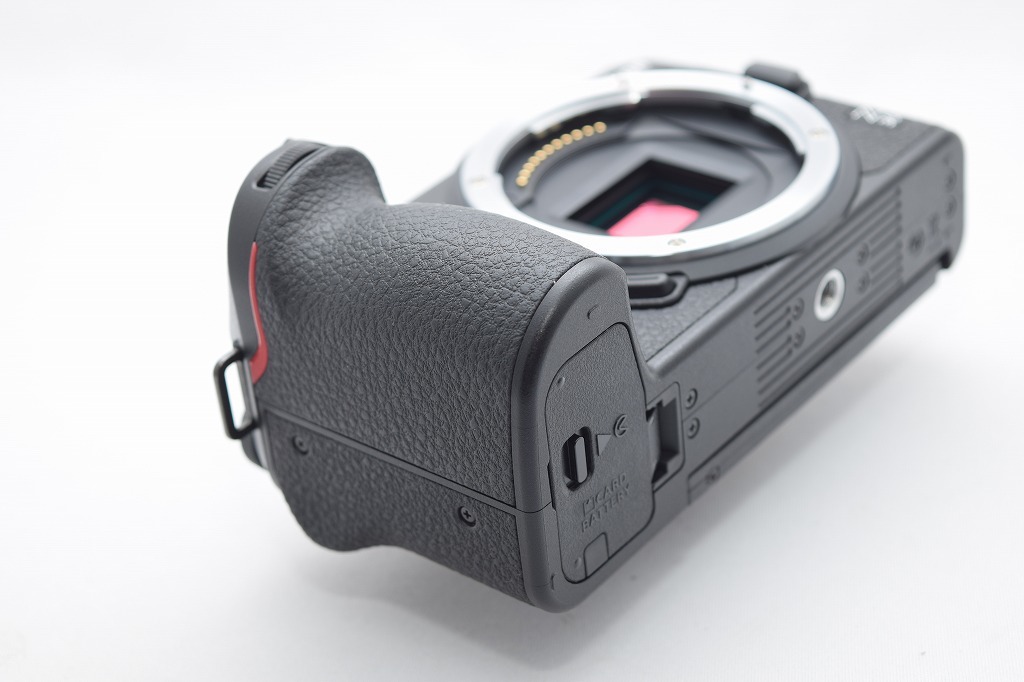 美品☆Nikon ニコン Z 30 ボディ☆元箱付・メモリーカード64GB付
