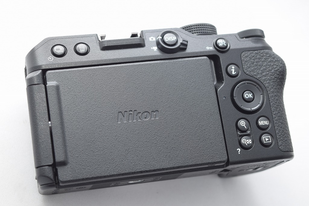美品☆Nikon ニコン Z 30 ボディ☆元箱付・メモリーカード64GB付