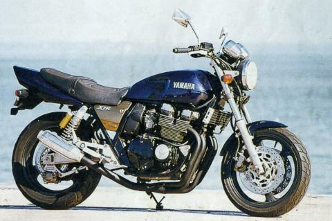 MRS ショートマフラー YAMAHA XJR400 後期型(’01～) ブラック エムテック MRS-MUY40-05B