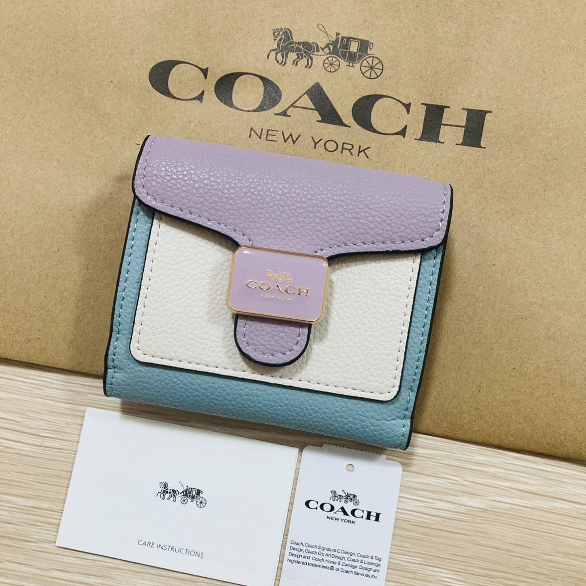COACH コーチ 6950 二つ折り財布 ラグジュアリー 白 水色 紫 パープル