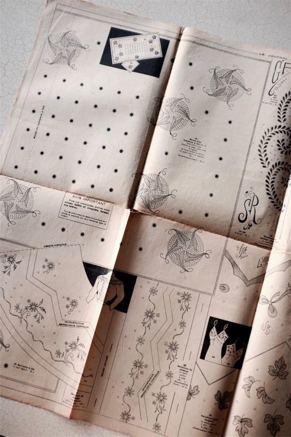 1940s フランスアンティーク LE JOURNAL DES BRODEUSES 刺繍新聞c 刺繍図案集 動物 モノグラム ヴィンテージ 洋裁 レース 洋書 スクラップ_画像4