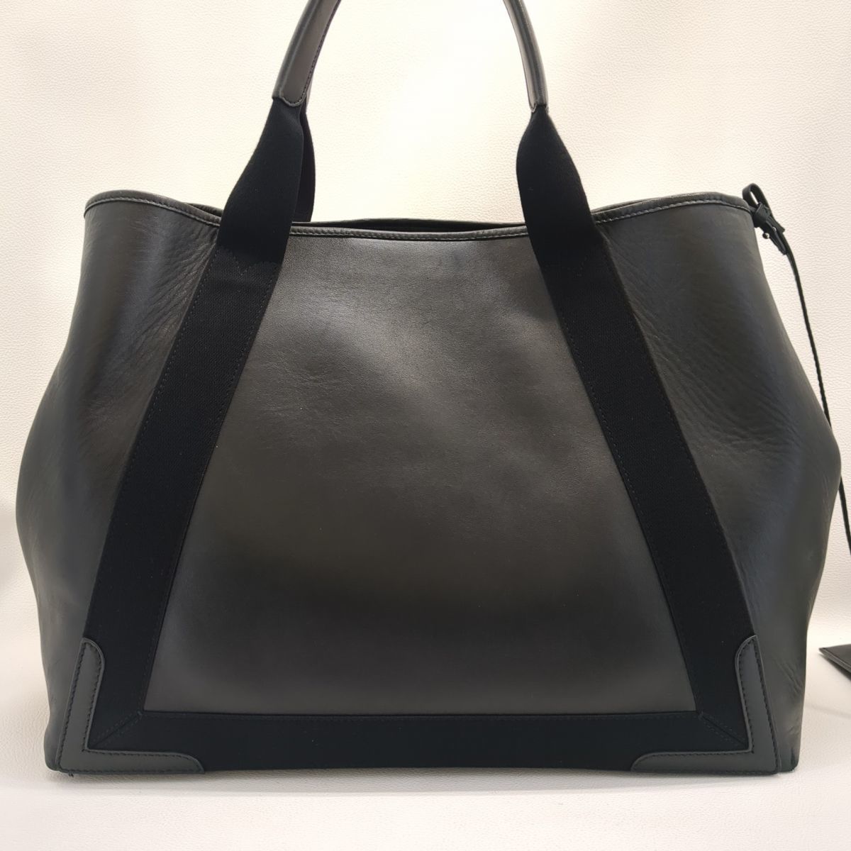 バレンシアガ　トートバッグ　ネイビーカバスM　ブラック　レザー　袋　339936/1000/A/535269　BALENCIAGA　中古　◆3111/藤枝インター店_画像3