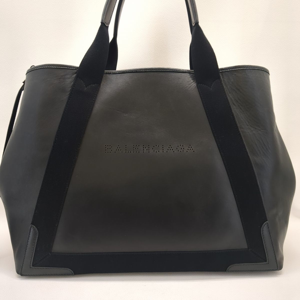 バレンシアガ　トートバッグ　ネイビーカバスM　ブラック　レザー　袋　339936/1000/A/535269　BALENCIAGA　中古　◆3111/藤枝インター店_画像2