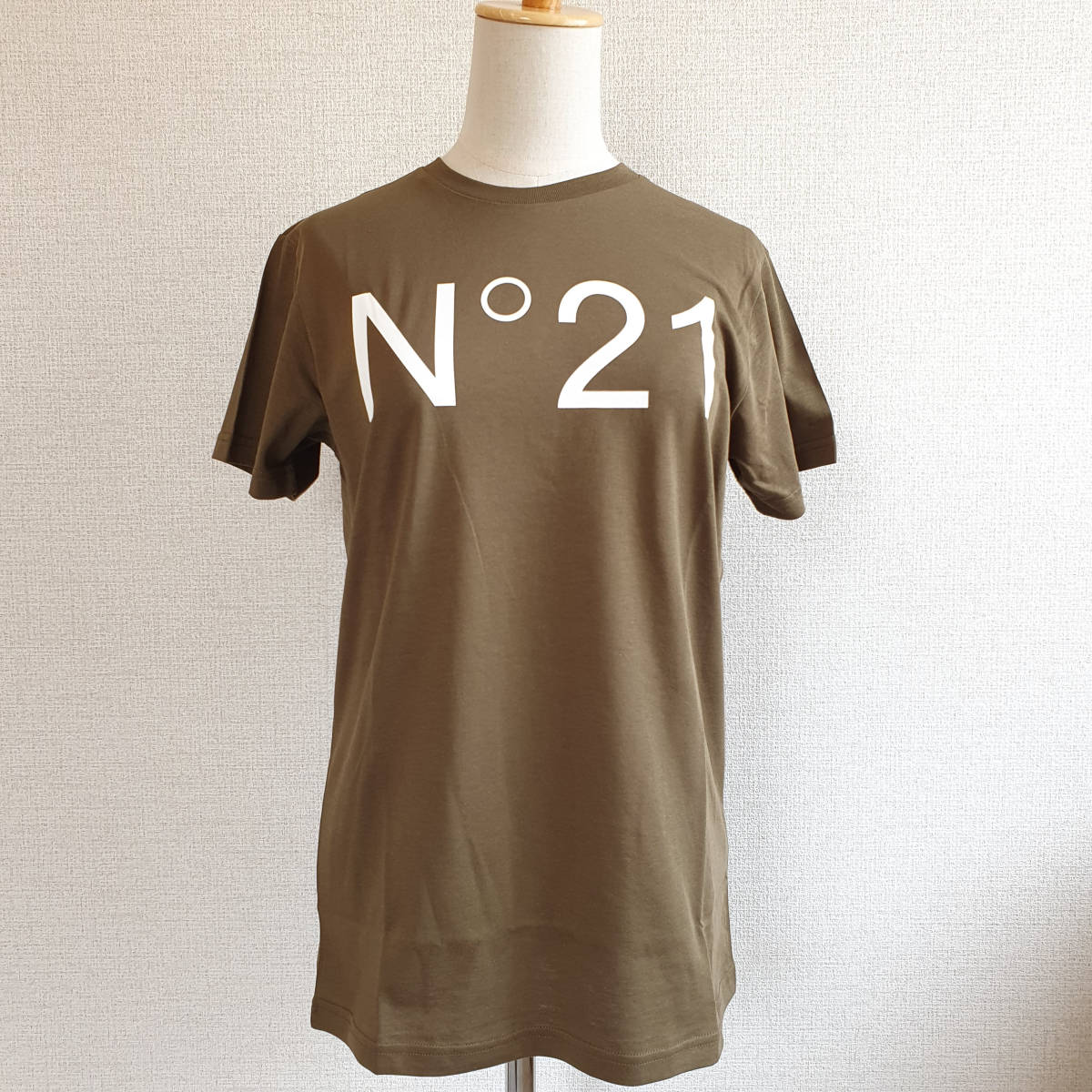N°21 numero ventuno KIDS ロゴTシャツ カーキ 16Y N21173N0153
