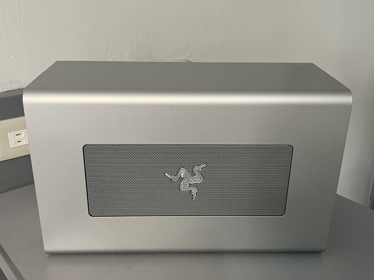 激安な価格 eGPU BOX Razer Core X Mercury White 家電・スマホ