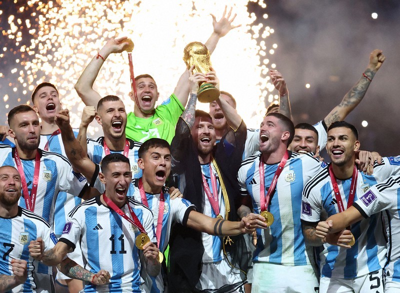 ☆新品 最新版2022アルゼンチン優勝記載品☆ カタール 2022 FIFA