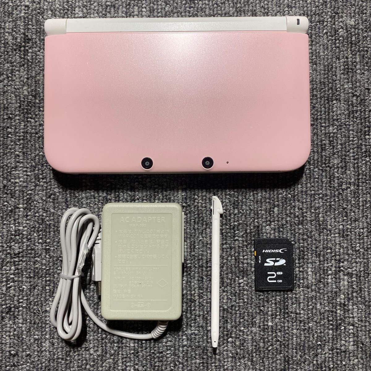 ニンテンドー 3DS LL 本体 ピンク ホワイト 充電器 ケース 付き-
