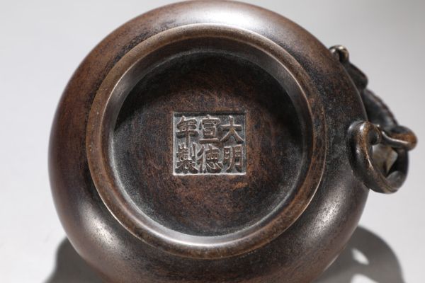 瓏】古銅鏨刻彫 魑龍耳洗式香炉 大明宣徳年製 古置物擺件 銅器 中国古