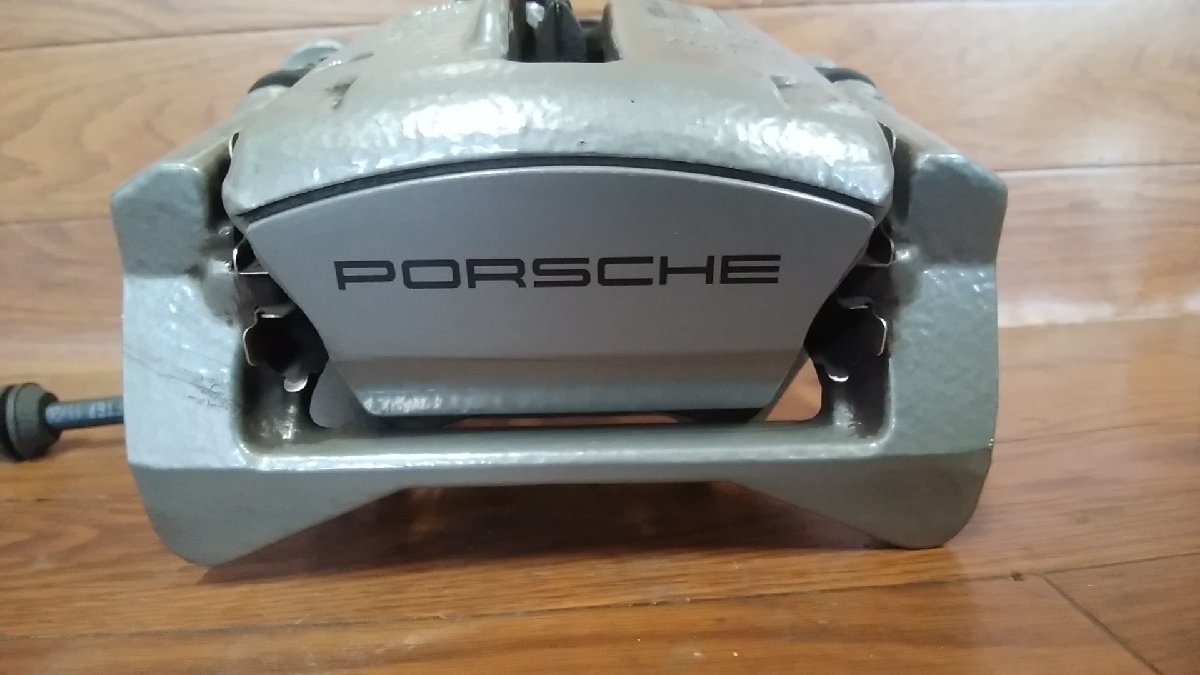 U#904 Porsche Macan S 2021 год 3BA-J1K30 95B оригинальный правый задний суппорт тормоза стояночный тормоз силовой привод есть 