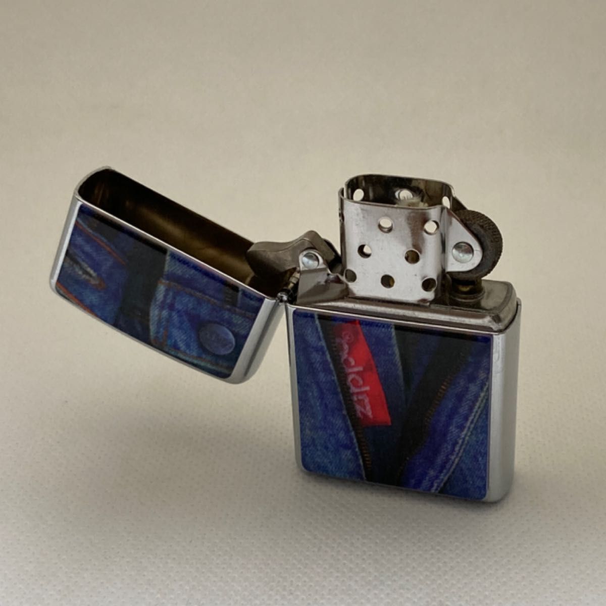 ZIPPO  ジーンズ柄プレート　前ファスナー　レア　未使用　美品　箱無し　1996年製