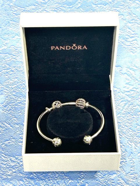 ★PANDRA★パンドラ Open Bangle オープン バングル チャーム2個付き/スワロフスキー/シルバー/925/銀製/ブレスレット_画像1