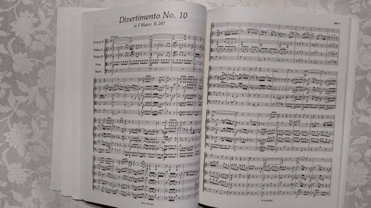  музыкальное сопровождение импорт полный оценка большой (30.5×23.750g) Mozart 17 DIVERTIMENTI FOR VARIOUS INSTRUMENTSmo-tsarutoti bell ti men to17 искривление 