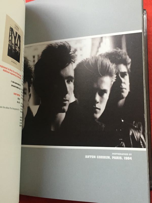 ザ・ベスト・オブ U2 18シングルズ 国内盤 CD+DVD 限定盤 48ページ カラー・ブックレット仕様 帯付き U218 Singles UICI-9015_画像5