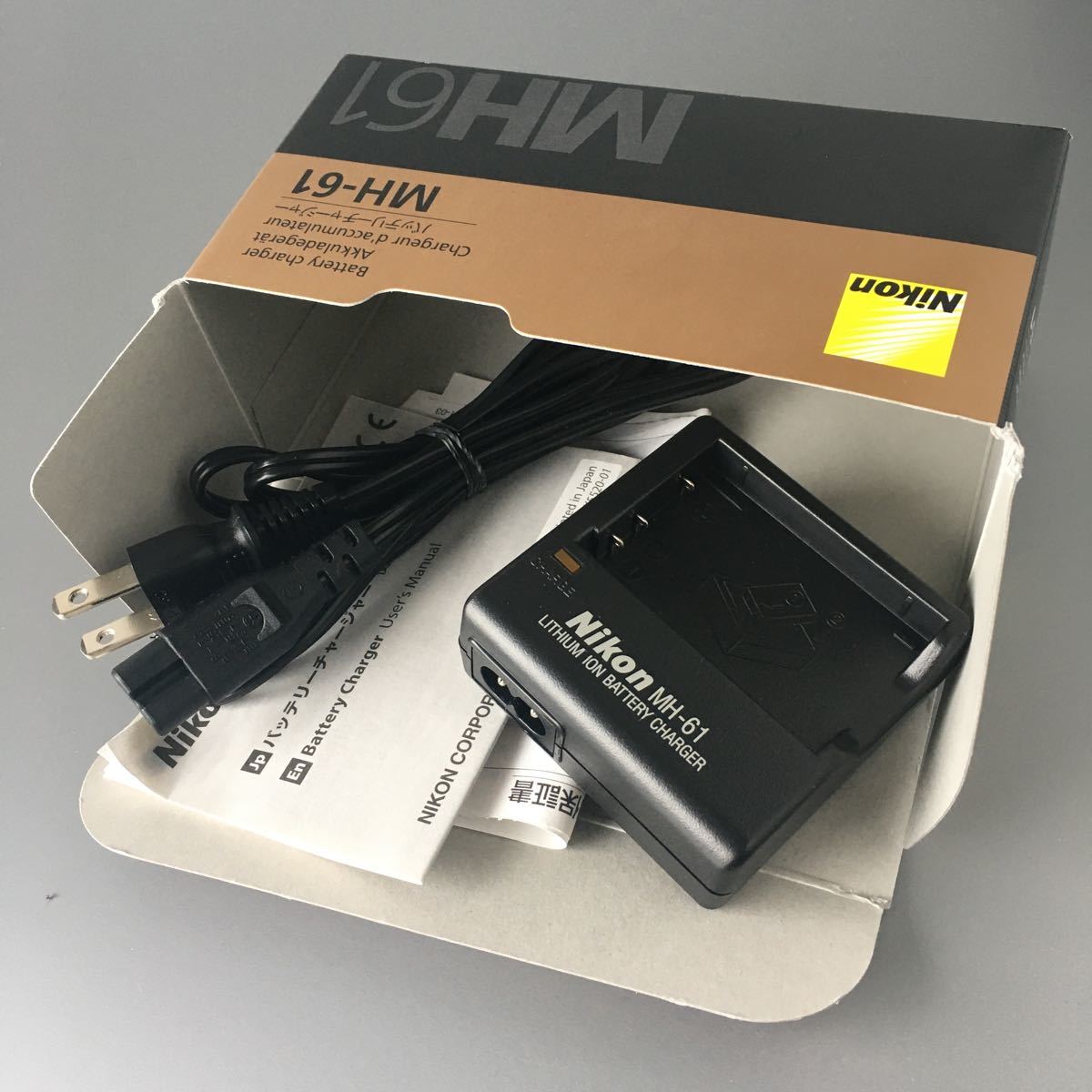 美品 Nikon MH-61 ニコン純正 バッテリーチャージャー 美品 Nikon MH-61 ニコン純正 バッテリーチャージャー