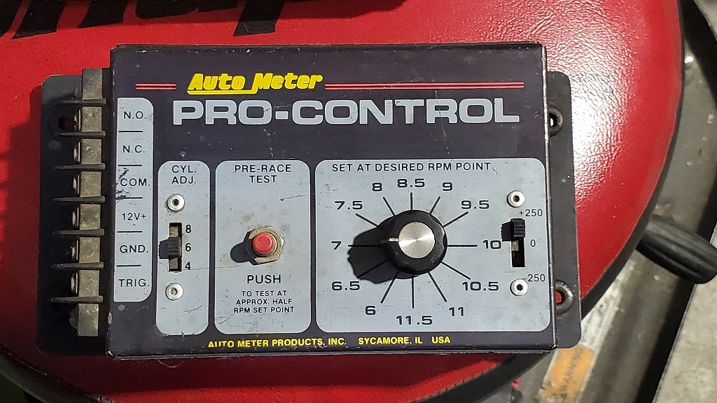 送料無料！ジャンク即決！中古現状AutoMeter PRO-CONTROLと未使用アイソレーター5280 検プロコントロールアメ車L28ラムコ レブリミッター 