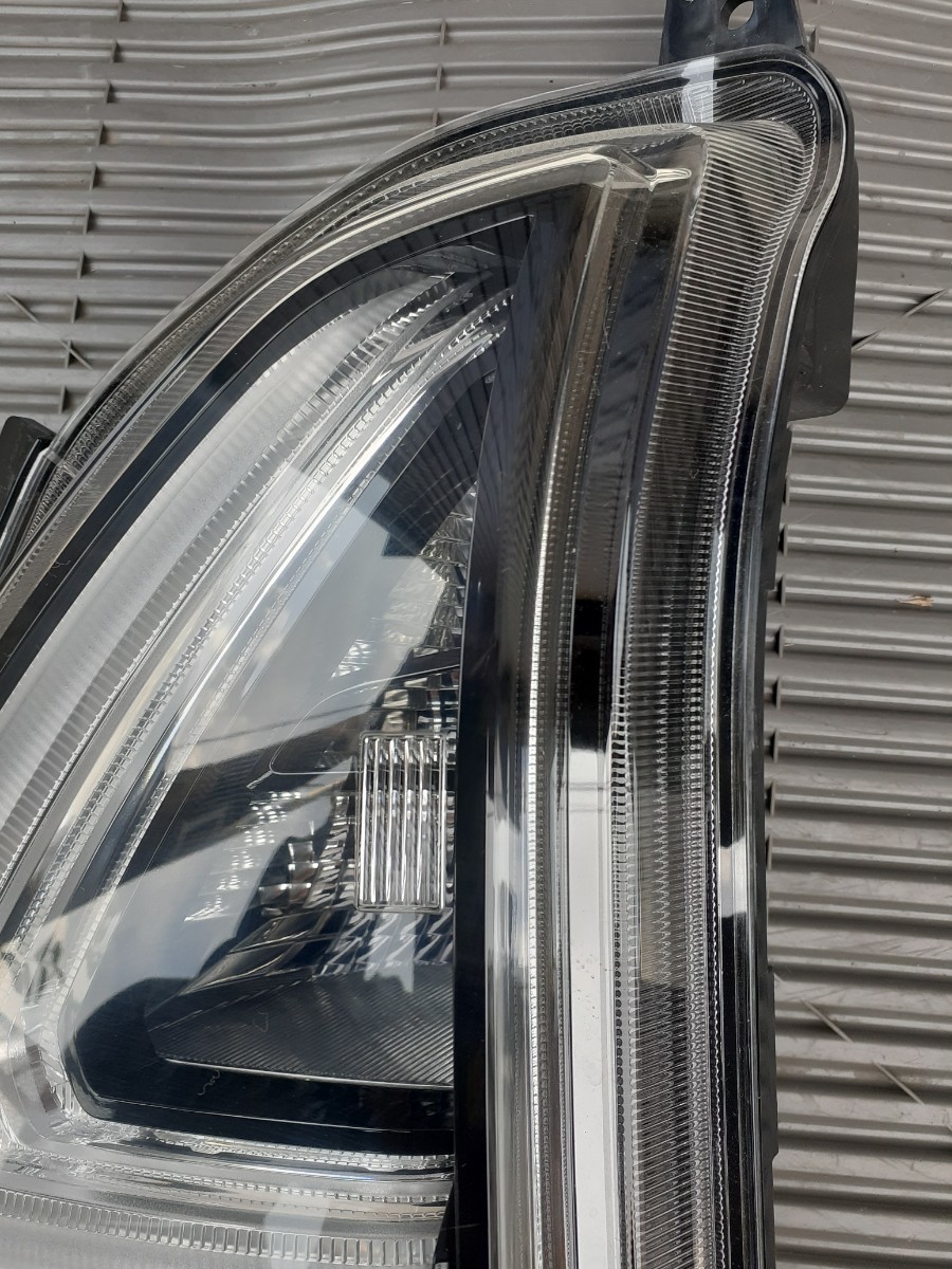 B48A デイズ 左 ターンランプ ソケット欠品 KOITO 212-23776 B48A デイズ 左 ターンランプ ソケット欠品 KOITO 212-23776