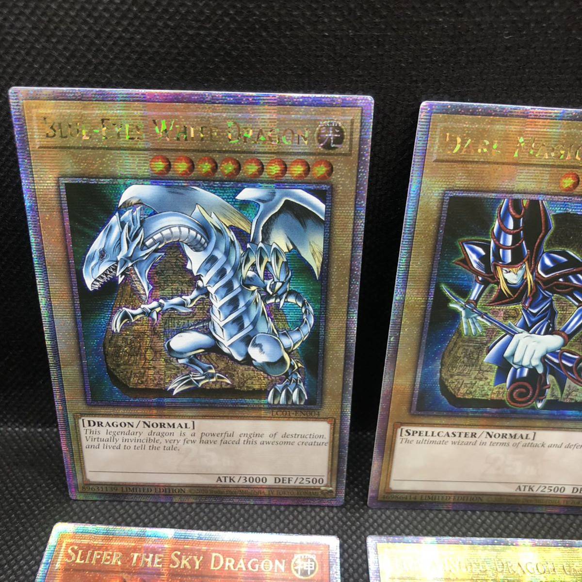 未使用品】遊戯王 英語版 青眼の白龍 真紅の黒竜 ブラック 未使用品】遊戯王 英語版 青眼の白龍 真紅の黒竜 ブラック