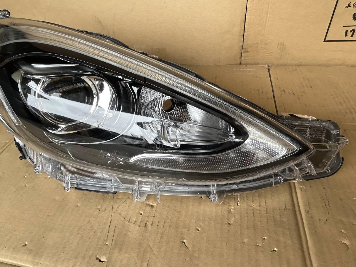 アクア NHP10 後期 ヘッドライト KOITO 52-315 LED | top-chassis