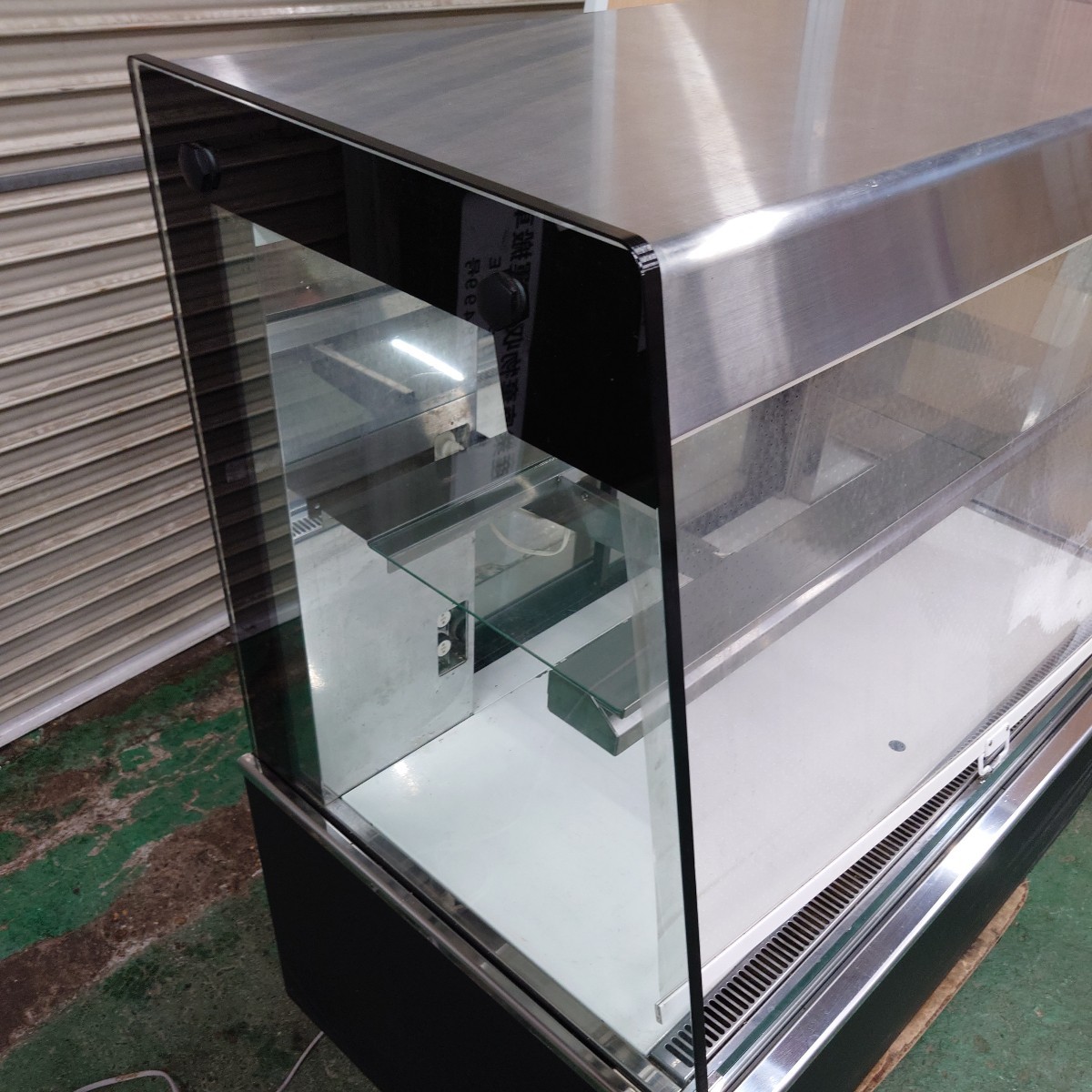 2015年製　サンデン 冷蔵ショーケース TOA-LB120Z　ショーケース　業務用 　厨房　店舗什器　中古　現状品　サンドイッチ　直接取引のみ_画像2