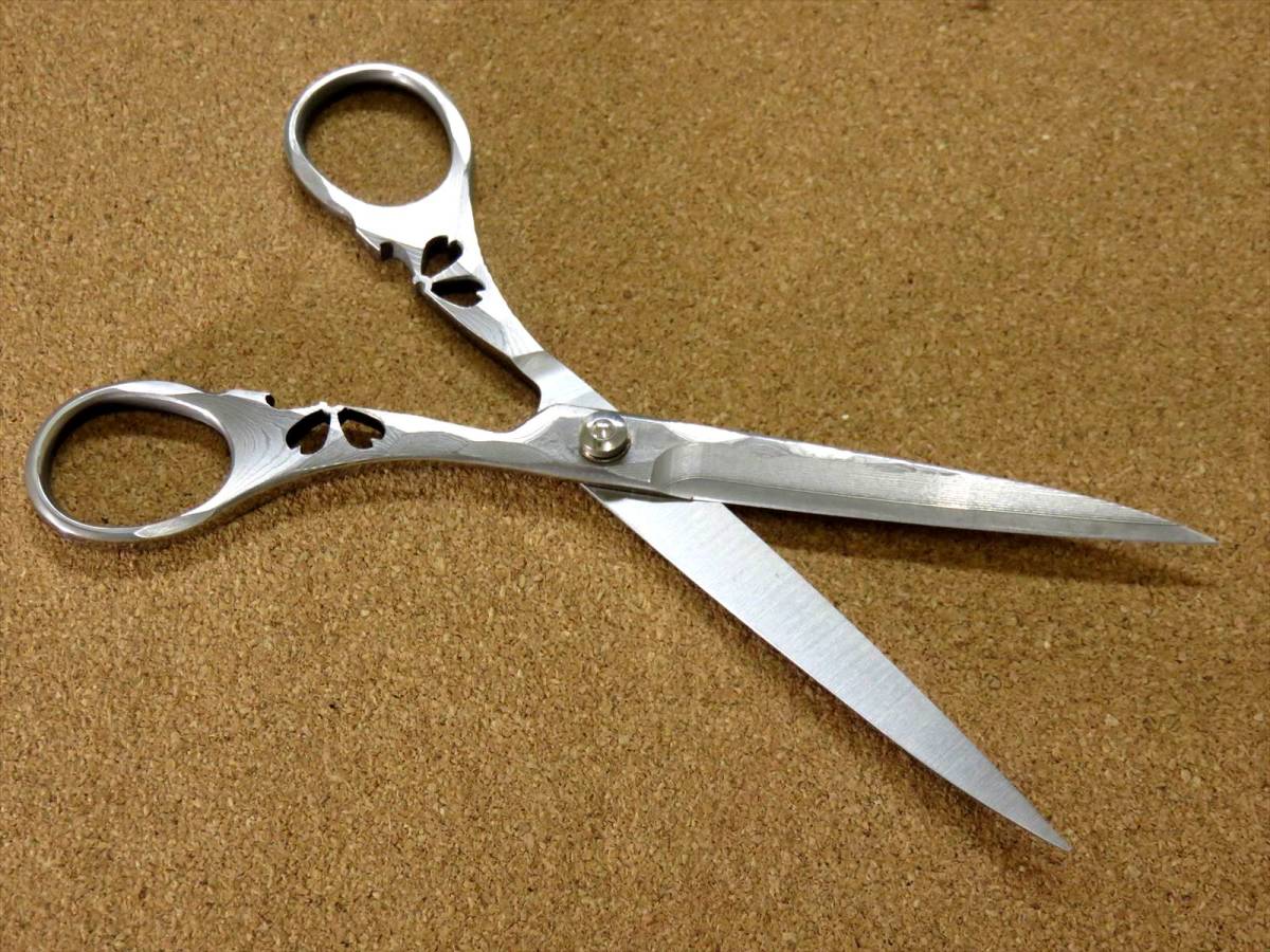 はさみ エムカスタ MCUSTA 桜 ダマスカス鋏 32層鋼 芯金にV金10号使用