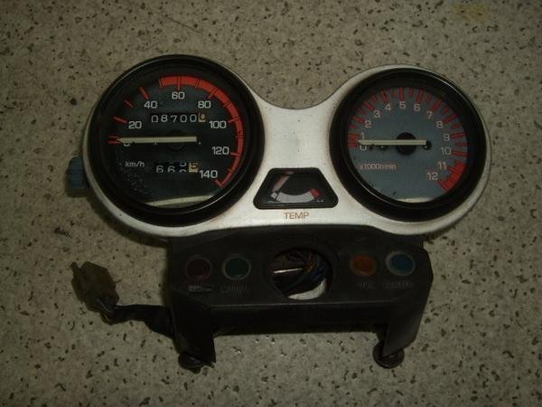 海外正規品】 ME9872 RZ125 実動スピードメーター8,700km 1GV-0312 lp