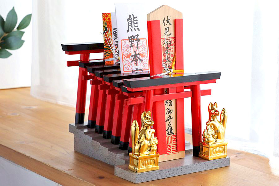 o. establish . see . load .. torii .. gold . load household Shinto shrine ritual article domestic production .. . atelier making 