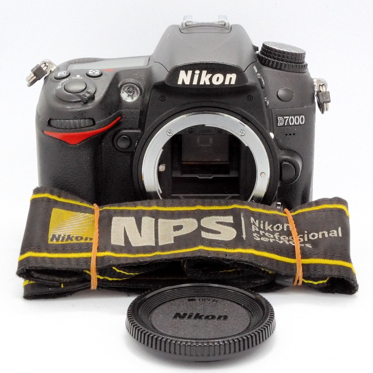 輝く高品質な ニコン Nikon D7000 ボディ《ショット数6291回》 ボディ