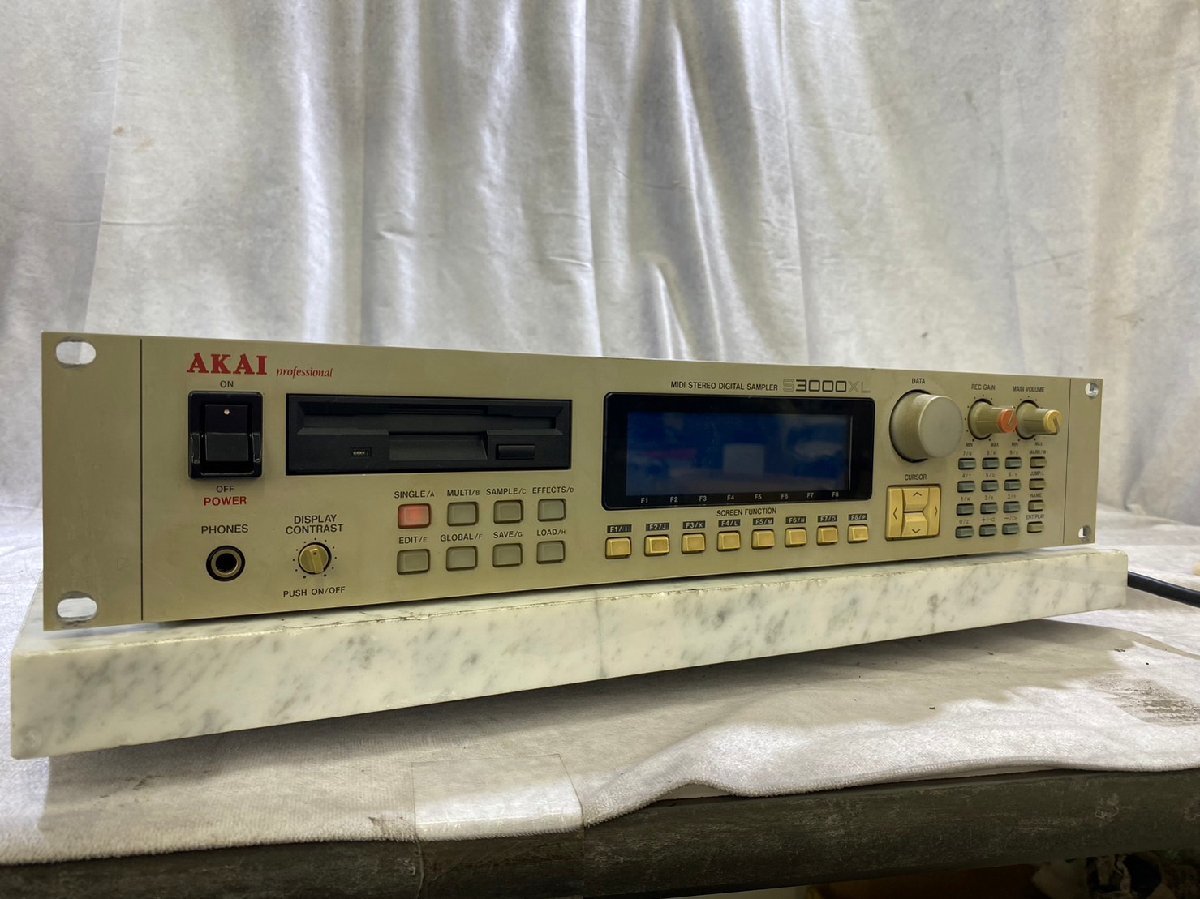 t615 現状品 AKAI アカイ S3000XL MIDI ステレオデジタル サンプラー