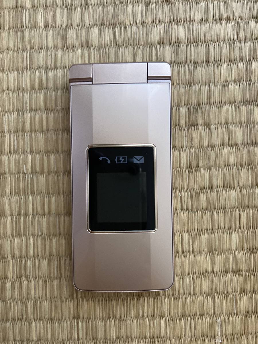 未使用に近い SoftBankかんたん携帯11 A207SHゴールド SIMロック 未使用に近い SoftBankかんたん携帯11 A207SHゴールド SIMロック
