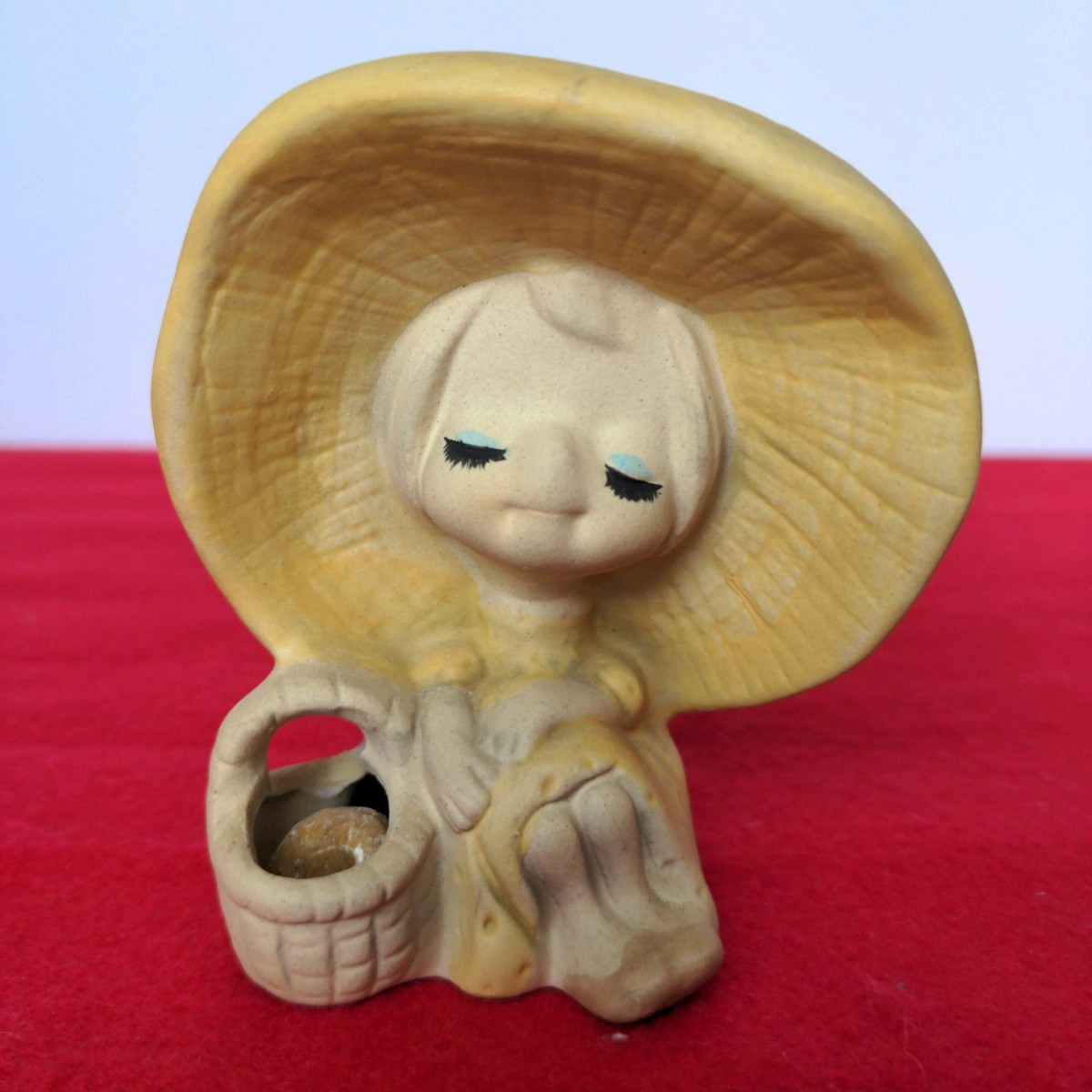 好きヨ〜❤️! 富の象徴 こぶたちゃん 昭和レトロ 陶器 置物 縁起物 当時物 SETO CRAFT K.K. Original 大きな帽子をかぶった女の子 陶器