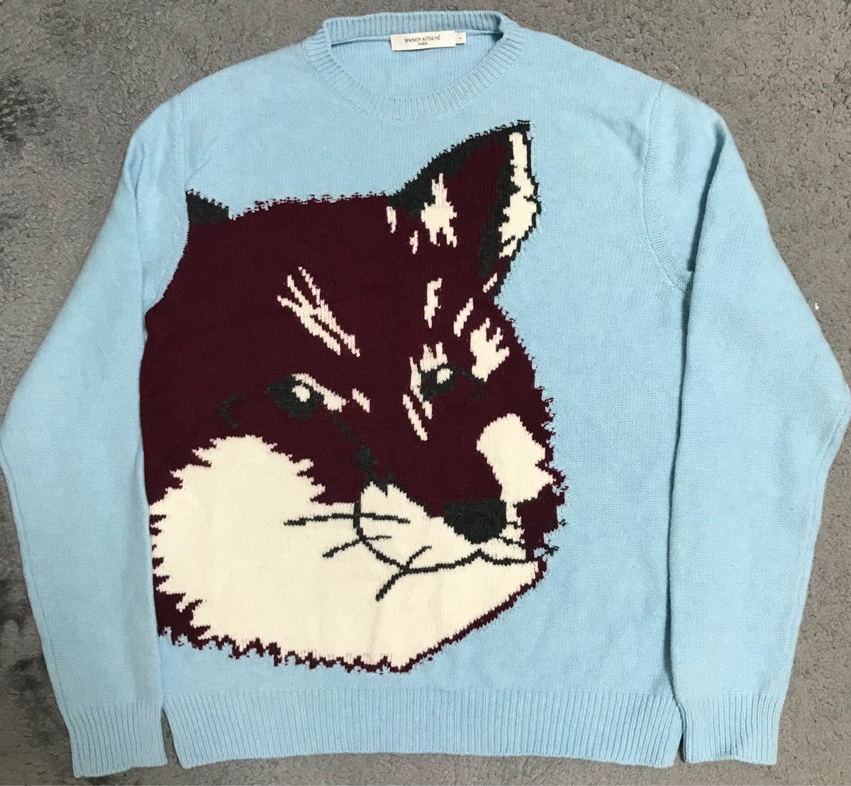 maison kitsune foxheadロゴニット-