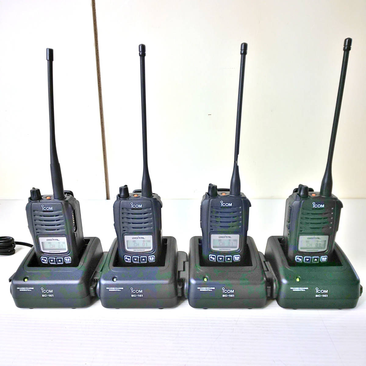 ④動作OK 4台セット アイコム ICOM デジタル簡易無線機 IC-DU65C 免許