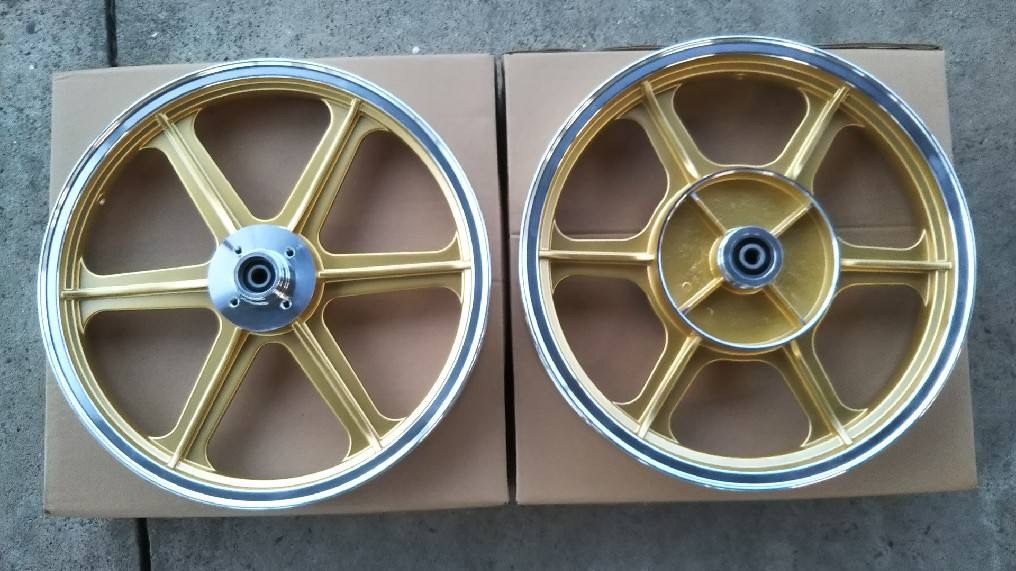 KH250 KH400 キャスト ホイール ワイド チューブレス対応 ゴールド 検
