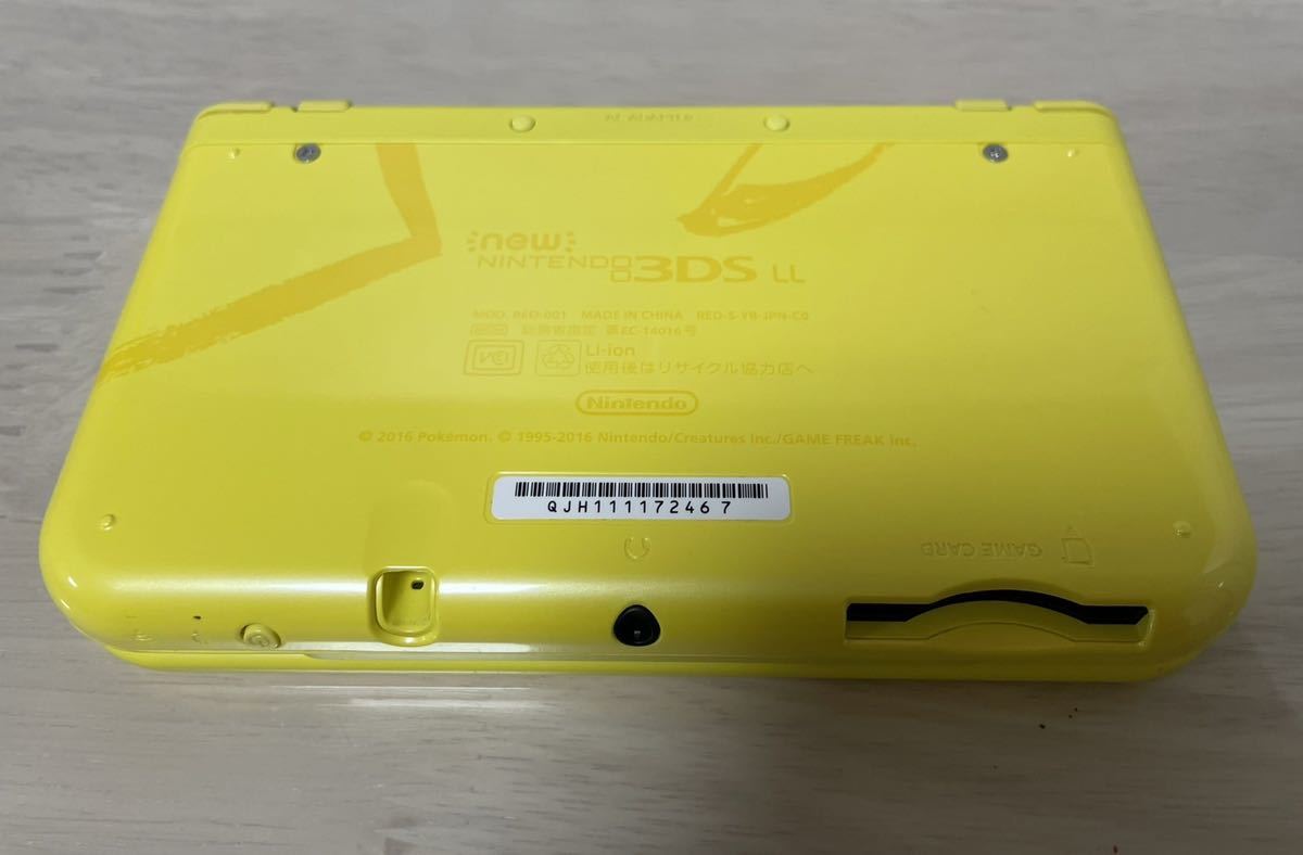 [ beautiful goods ]New Nintendo 3DS LL Pikachu [ yellow ] box attaching 