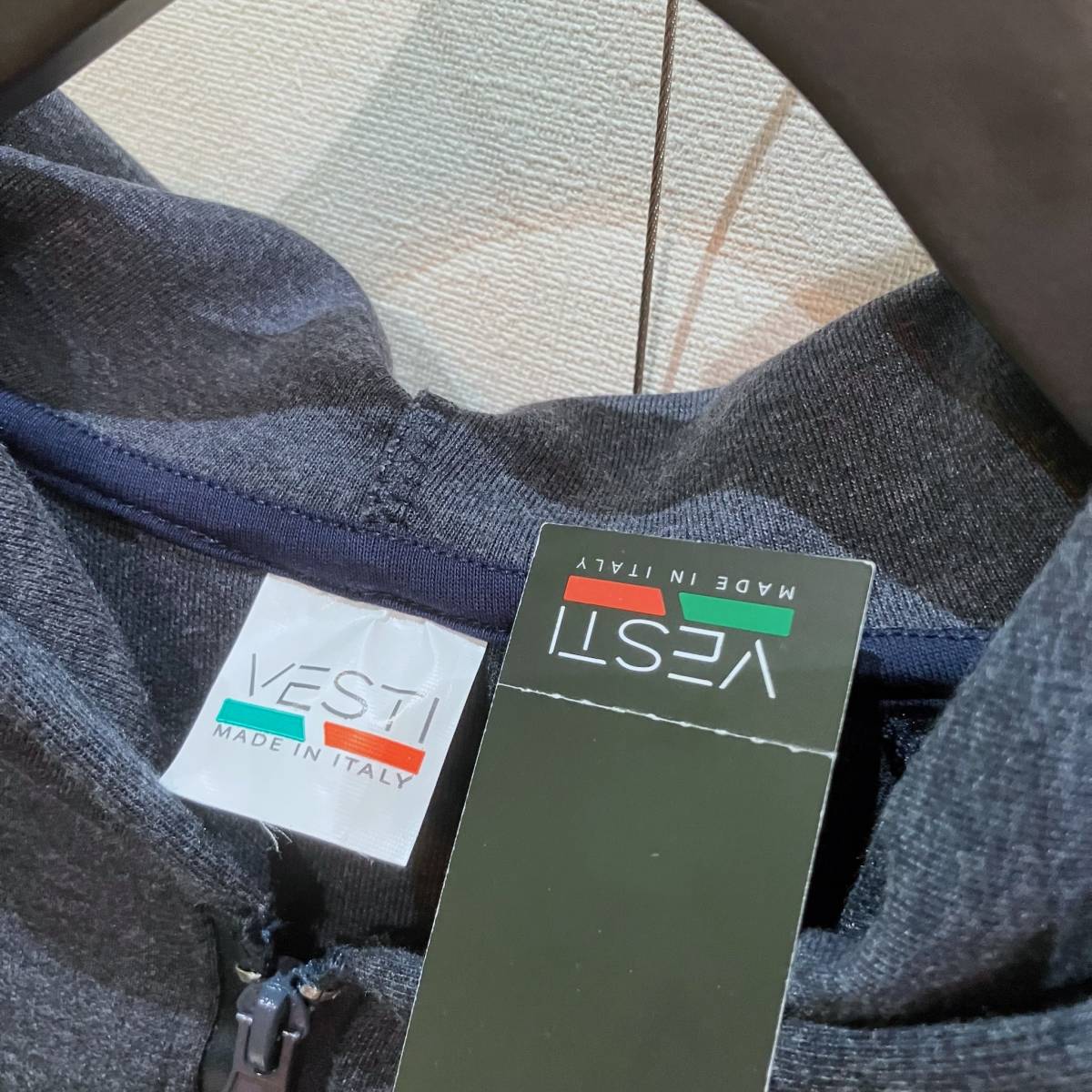 新品 イタリア製 VESTI ベスティ イタリアスポーツブランド フルジップパーカー レディース 5