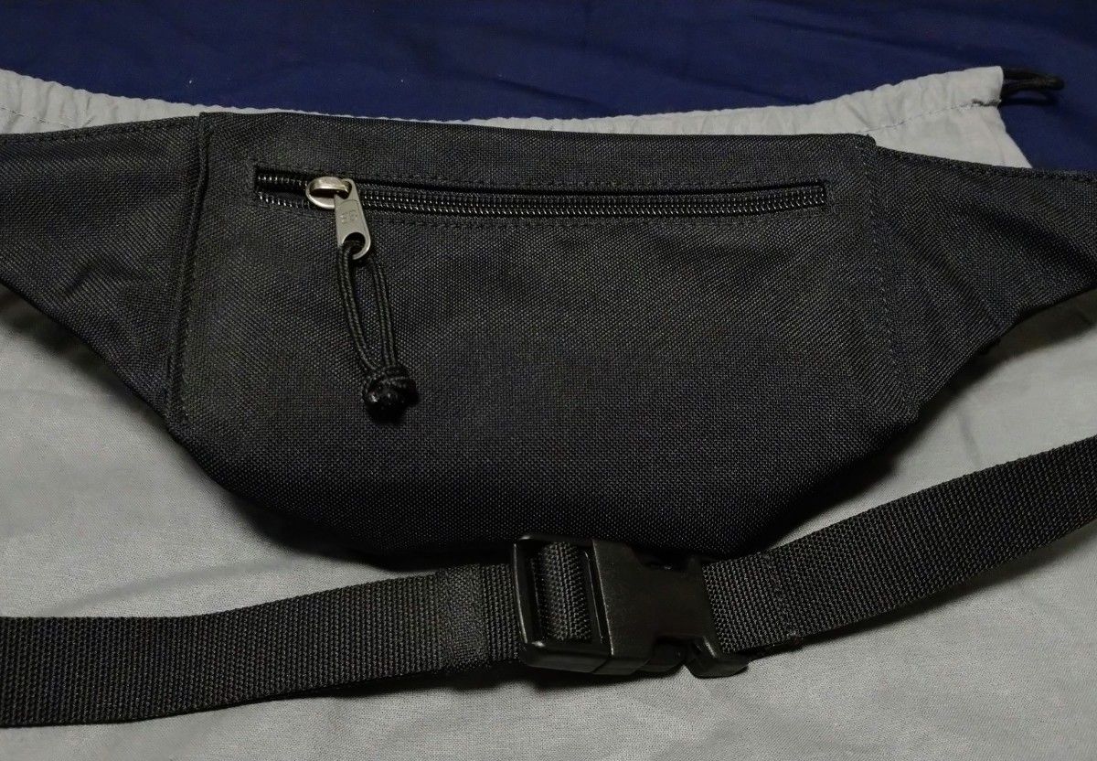新品同様 バレンシアガ ボディーバッグ GYM WEAR エクスプローラー 黒