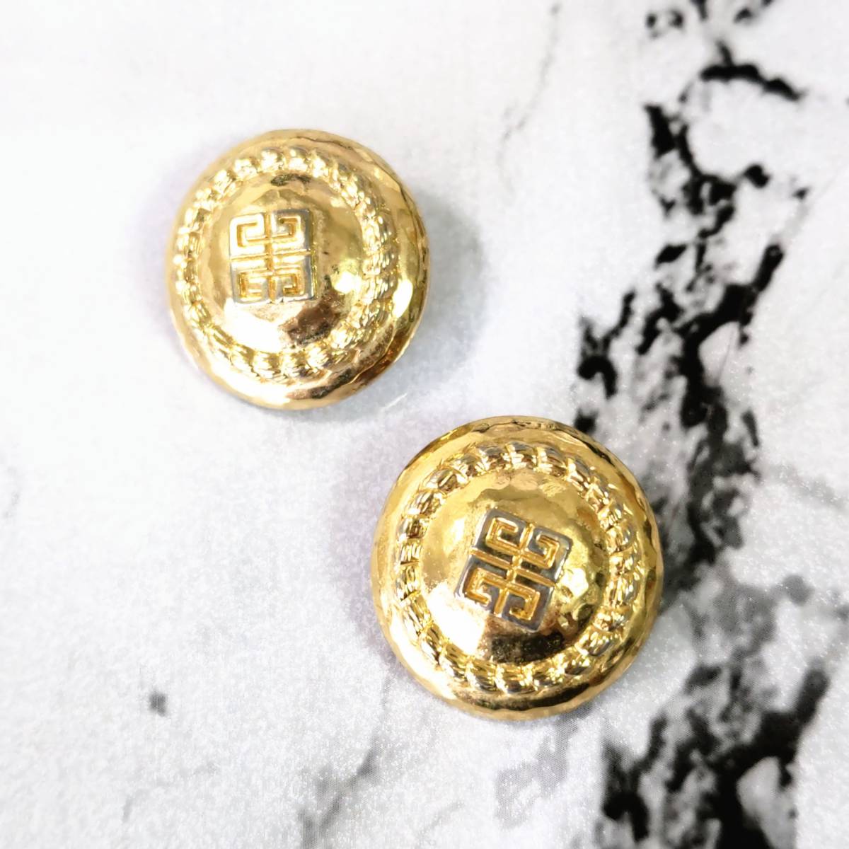  rare Old Vintage GIVENCHY Givenchy Logo Circle gold antique Gold earrings 