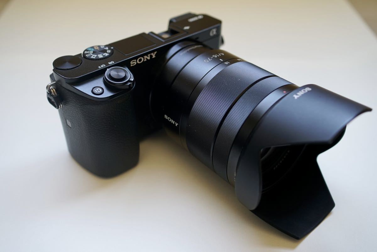 SONY α6000 と Vario-Tessar T* E 16-70mm F4 ZA OSS SEL1670Z レンズ